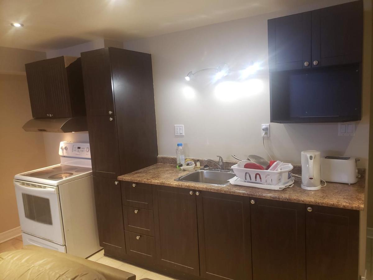 Lovely Guest Entire Apartment Minutes From Ottawa Airport Exterior foto