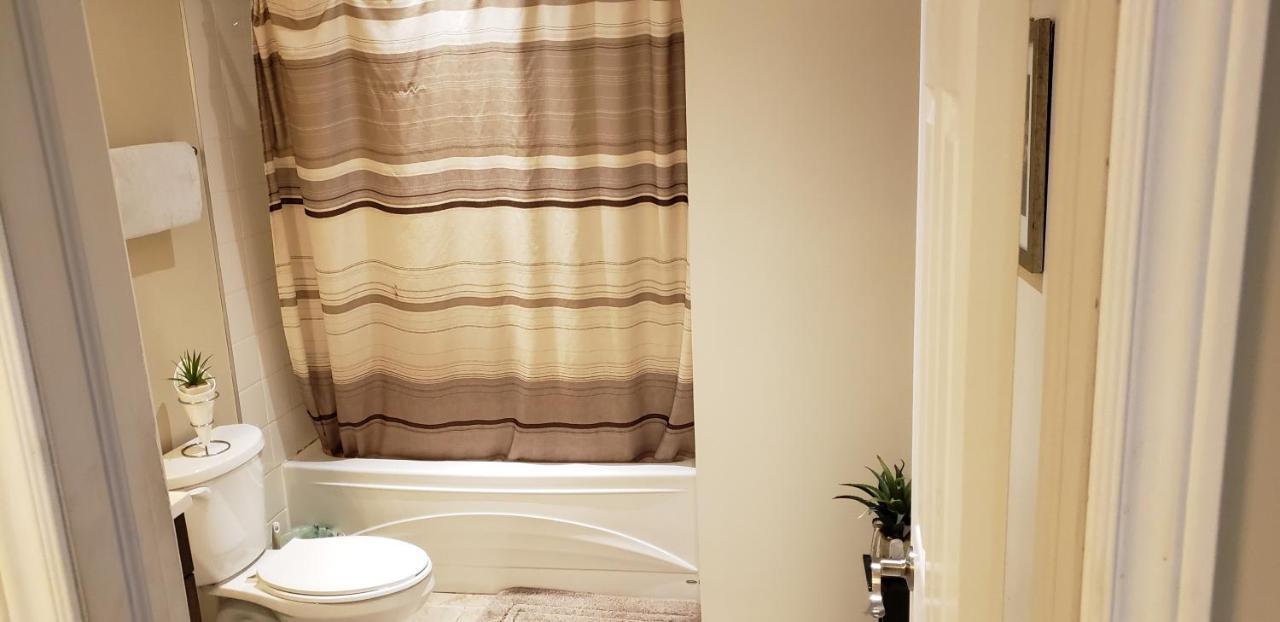 Lovely Guest Entire Apartment Minutes From Ottawa Airport Exterior foto