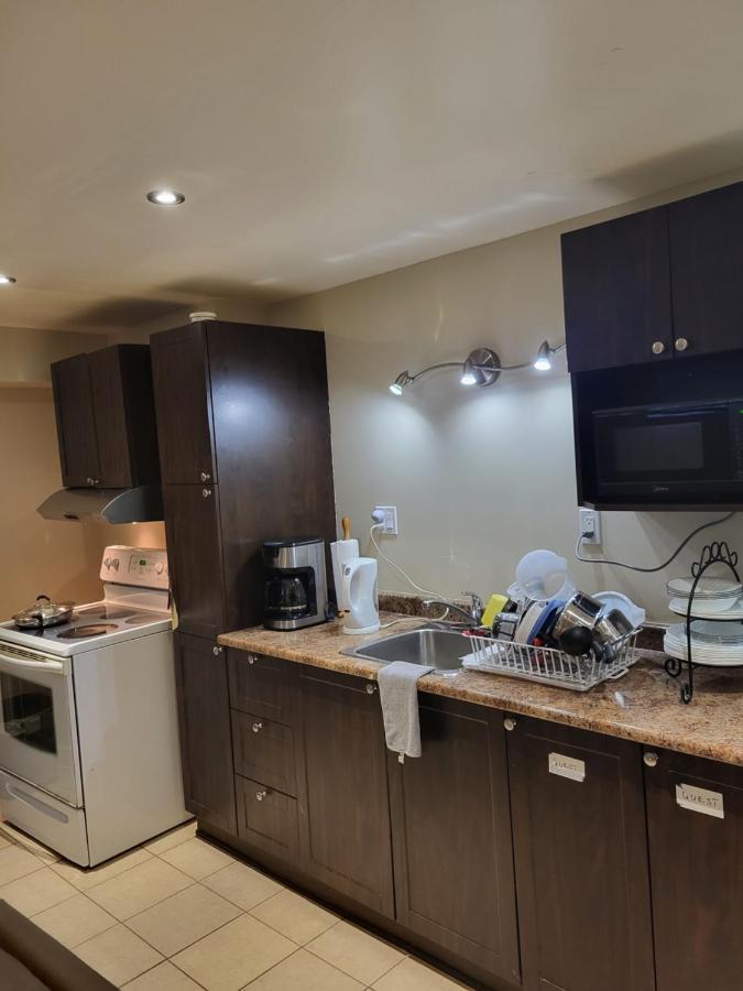 Lovely Guest Entire Apartment Minutes From Ottawa Airport Exterior foto
